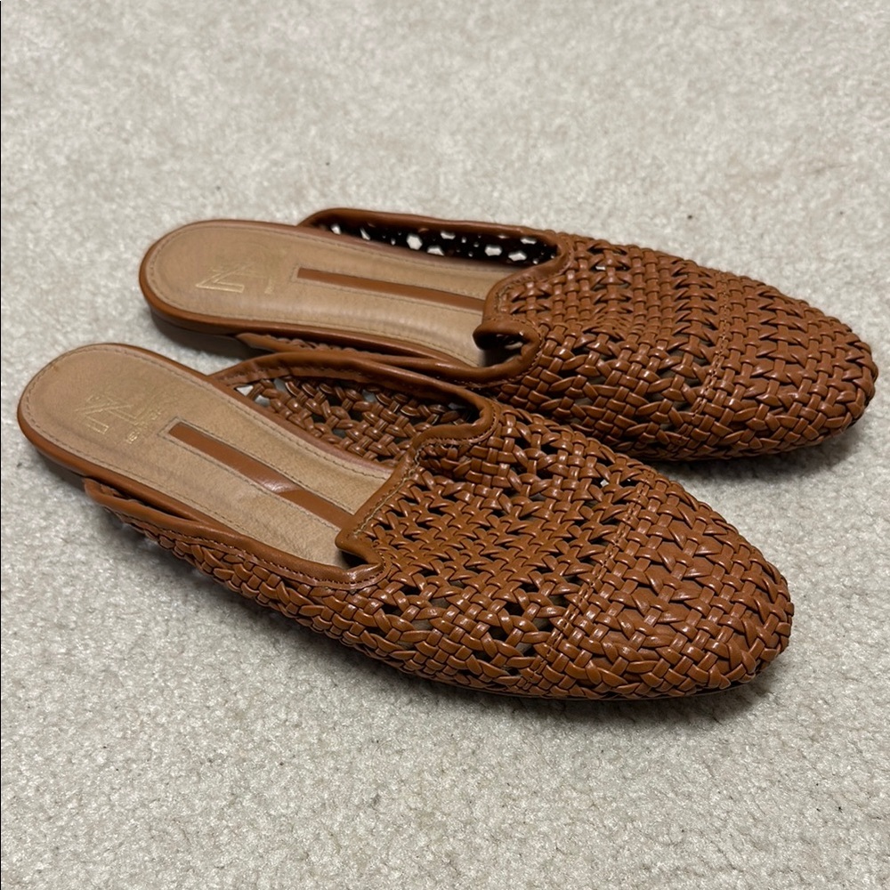 New Direction Women's Brown Woven Slip-On Shoes 6.5
